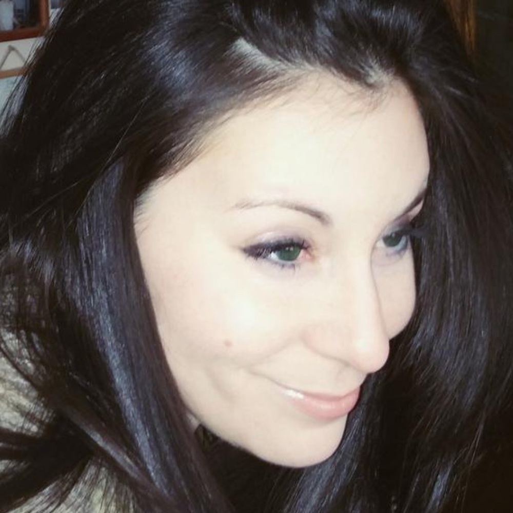 Meet your Posher, Crystal